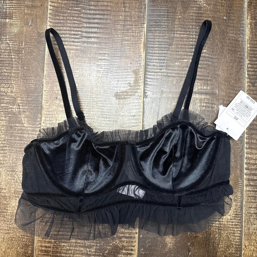 Auden Women's Black Velvet Wired Bra with Ruffles and Mesh Details
